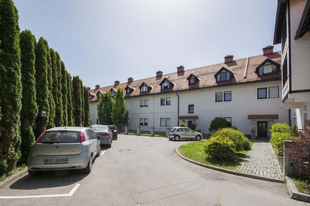 Apartments Fine Ziherlova Ljubljana Rum bild