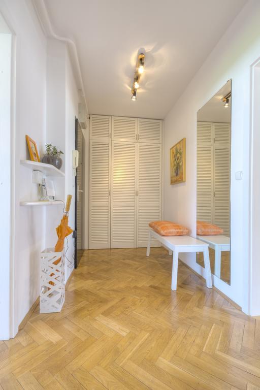 Apartments Fine Ziherlova Ljubljana Rum bild